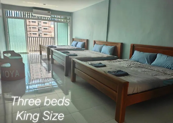 Momoya House Hostel Bangkok